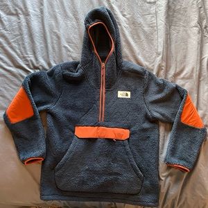 Men’s North Face Sherpa Quarter-Zip With Hood
